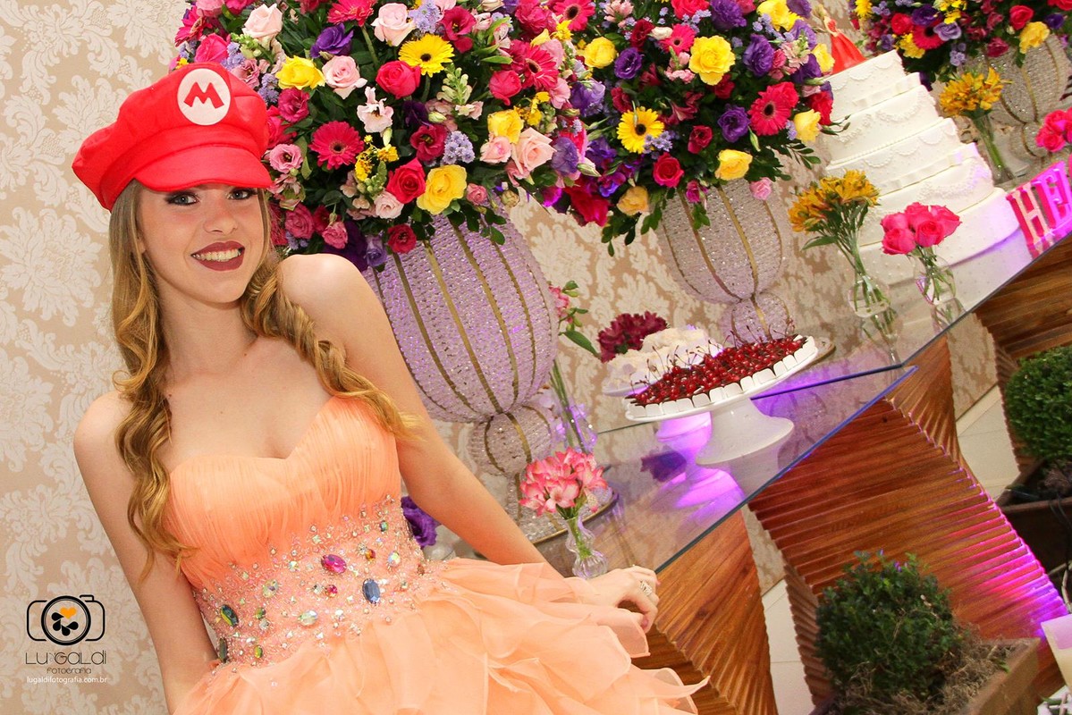 Fotos tiradas por Lu Galdi Fotografia , registrando o dia especial de Heloisa Nicoletti , 15 anos , debutante , na cidade de Piracicaba/SP , no Espaço  Portal Festas e Eventos , com Buffet D'or , decoração Gisele Delamutta