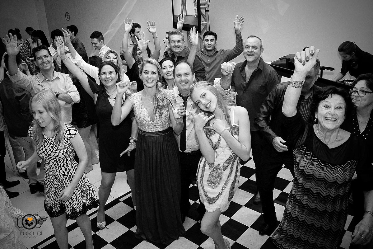 Fotos tiradas por Lu Galdi Fotografia , registrando o dia especial de Heloisa Nicoletti , 15 anos , debutante , na cidade de Piracicaba/SP , no Espaço  Portal Festas e Eventos , com Buffet D'or , decoração Gisele Delamutta