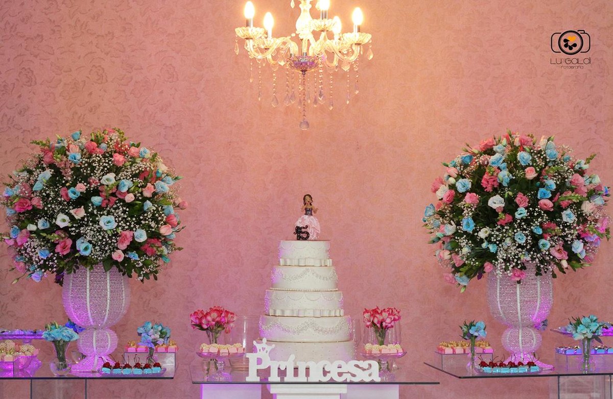 Fotos tiradas por Lu Galdi Fotografia, em Aniversario de 15 anos , de Gabriela , na cidade de Piracicaba/SP , em Espaço Buffet Toque de Amor , registrando um dia especial , com muitas emoções !