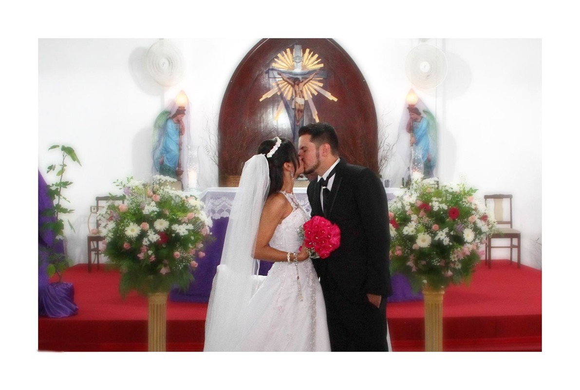 Fotos tiradas por Lu Galdi Fotografia , na cidade de Piracicaba/SP , registrando casamento de Ariane e Jairo , na Igreja São José e Recepção no Maravilha Eventos .