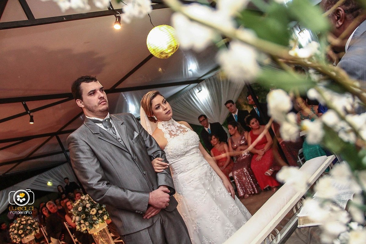 Fotos tiradas por Lu Galdi Fotografia , registrando a  Cerimonia Religiosa  de Casamento de Suellen e Milton  no  Espaço Toque de Amor , na cidade de Piracicaba/SP ,