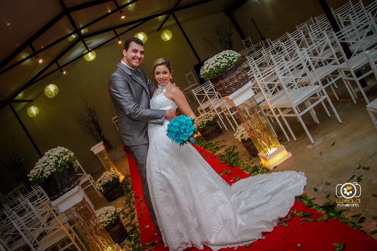 Fotos tiradas por Lu Galdi Fotografia , registrando a  Cerimonia Religiosa  de Casamento de Suellen e Milton  no  Espaço Toque de Amor , na cidade de Piracicaba/SP ,