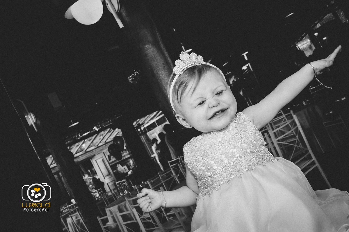 Fotos tiradas por Lu Galdi Fotografia , registrando o Primeiro Aninho de Isabella , na cidade de Piracicaba/SP , no Salão de Festas Maravilha Eventos