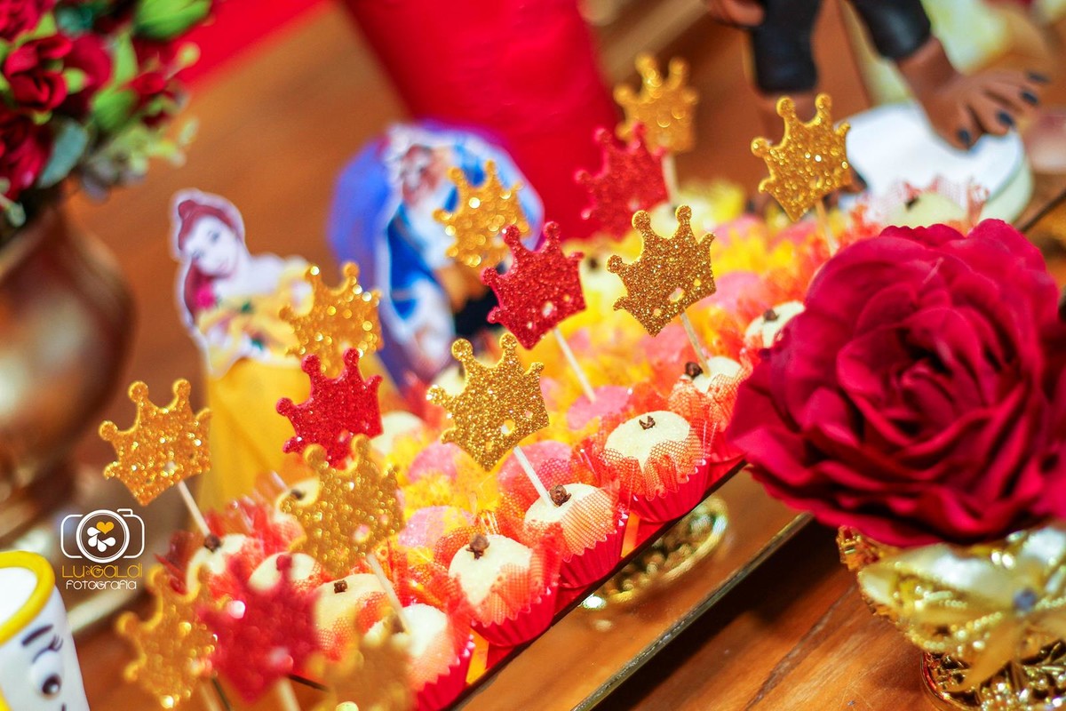 Fotos tiradas por Lu Galdi Fotografia , registrando o Primeiro Aninho de Isabella , na cidade de Piracicaba/SP , no Salão de Festas Maravilha Eventos