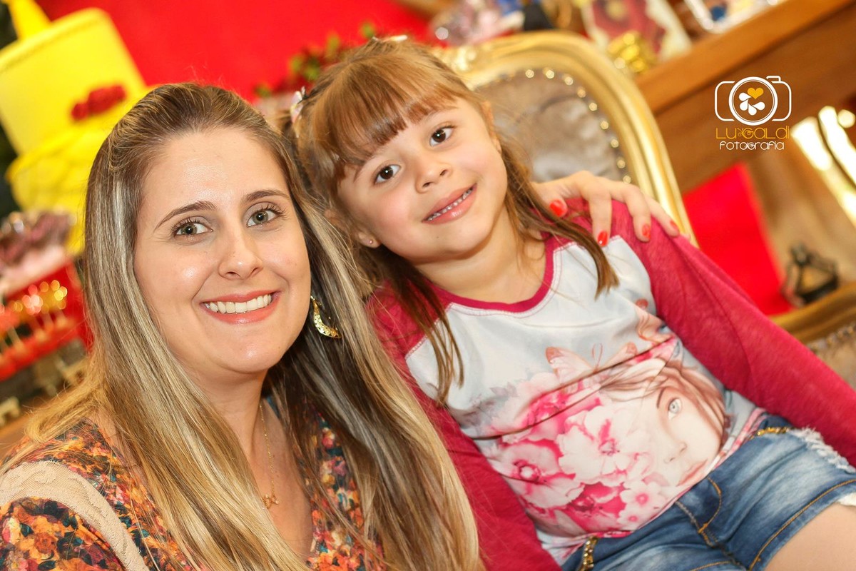 Fotos tiradas por Lu Galdi Fotografia , registrando o Primeiro Aninho de Isabella , na cidade de Piracicaba/SP , no Salão de Festas Maravilha Eventos