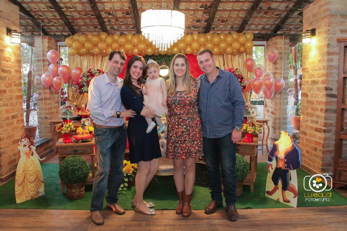 Fotos tiradas por Lu Galdi Fotografia , registrando o Primeiro Aninho de Isabella , na cidade de Piracicaba/SP , no Salão de Festas Maravilha Eventos