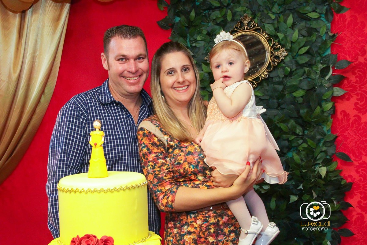 Fotos tiradas por Lu Galdi Fotografia , registrando o Primeiro Aninho de Isabella , na cidade de Piracicaba/SP , no Salão de Festas Maravilha Eventos