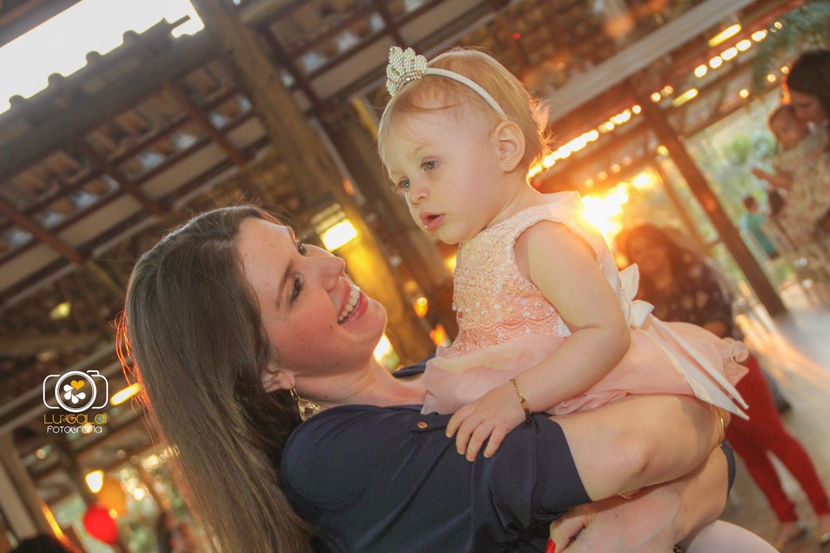 Fotos tiradas por Lu Galdi Fotografia , registrando o Primeiro Aninho de Isabella , na cidade de Piracicaba/SP , no Salão de Festas Maravilha Eventos