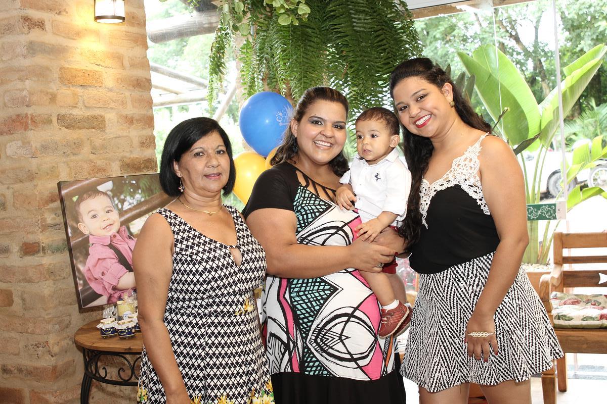 Fotos tiradas por Lu Galdi Fotografia , em Primeiro Aninho do Talles , no salão Maravilha Eventos , na cidade de Piracicaba/SP,