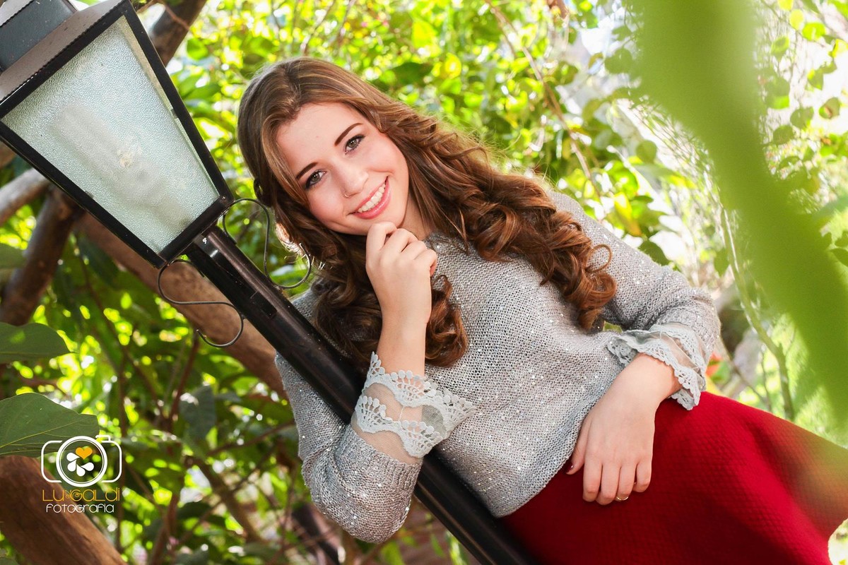 Ensaio Fotográfico , 15 anos ,  de Bianca Rodrigues , fotos tiradas por  Lu Galdi Fotografia na Cidade de Piracicaba , SP , no Buffet Maravilha Eventos  , registrando a beleza da debutante em seu dia de Princesa .