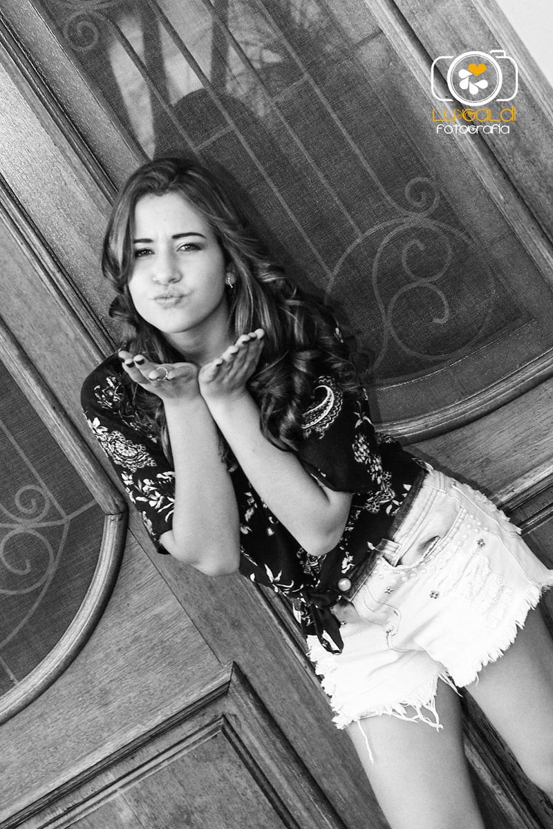 Ensaio Fotográfico , 15 anos ,  de Bianca Rodrigues , fotos tiradas por  Lu Galdi Fotografia na Cidade de Piracicaba , SP , no Buffet Maravilha Eventos  , registrando a beleza da debutante em seu dia de Princesa .