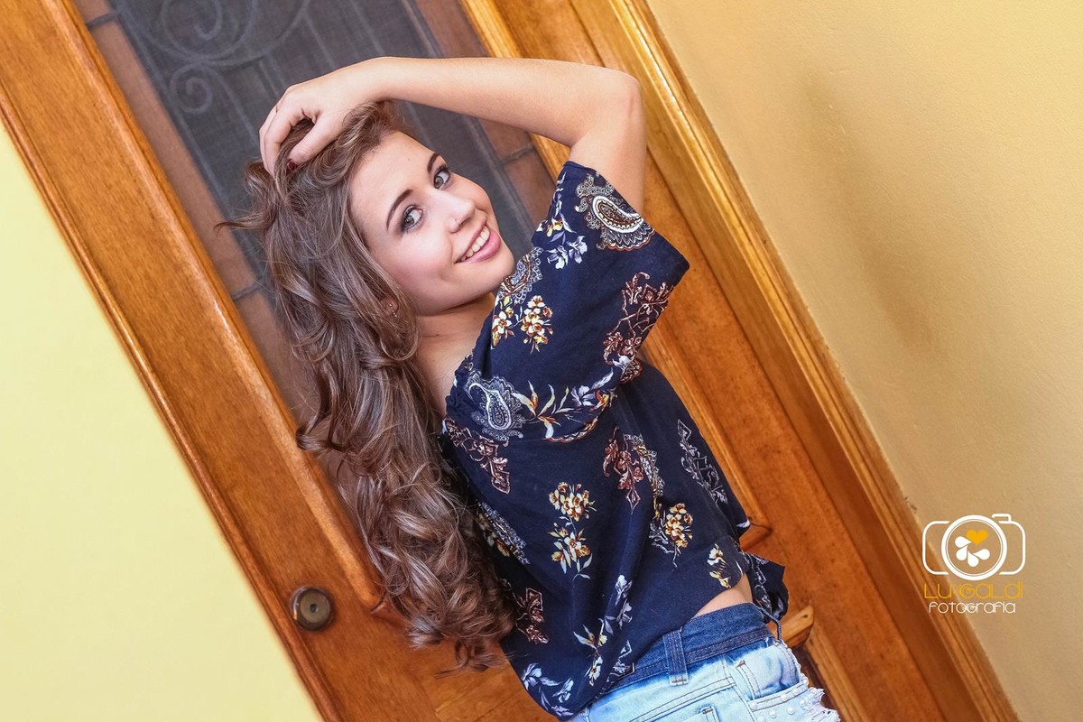 Ensaio Fotográfico , 15 anos ,  de Bianca Rodrigues , fotos tiradas por  Lu Galdi Fotografia na Cidade de Piracicaba , SP , no Buffet Maravilha Eventos  , registrando a beleza da debutante em seu dia de Princesa .Ensaio Fotográfico , 15 anos