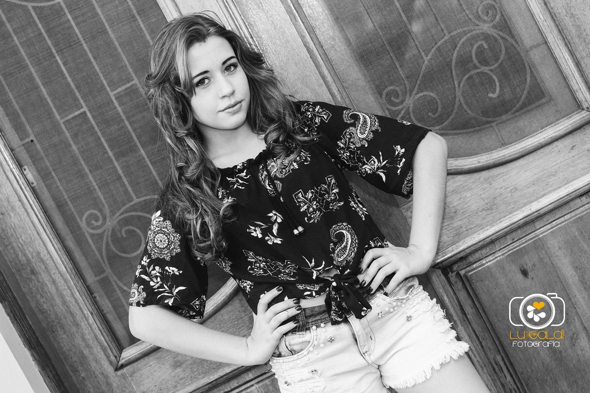 Ensaio Fotográfico , 15 anos ,  de Bianca Rodrigues , fotos tiradas por  Lu Galdi Fotografia na Cidade de Piracicaba , SP , no Buffet Maravilha Eventos  , registrando a beleza da debutante em seu dia de Princesa .