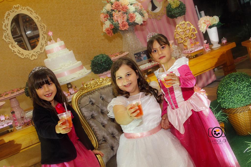 Fotos tiradas por Lu Galdi Fotografia , em Aniversario de 9 Anos , da Gaby , Festa Infantil , realizada na cidade de Piracicaba/SP , no salão de festas ,  Maravilha Comemorações