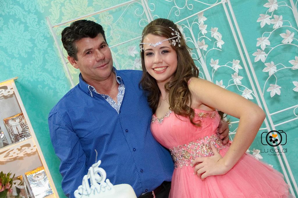 Fotos tiradas por Lu Galdi fotografia , em Aniversario de 15 anos de Bianca Rodrigues , na cidade de Piracicaba /SP , na Chacara Suissa , comemorando seus 15 anos , em sua festa linda de debutante !
