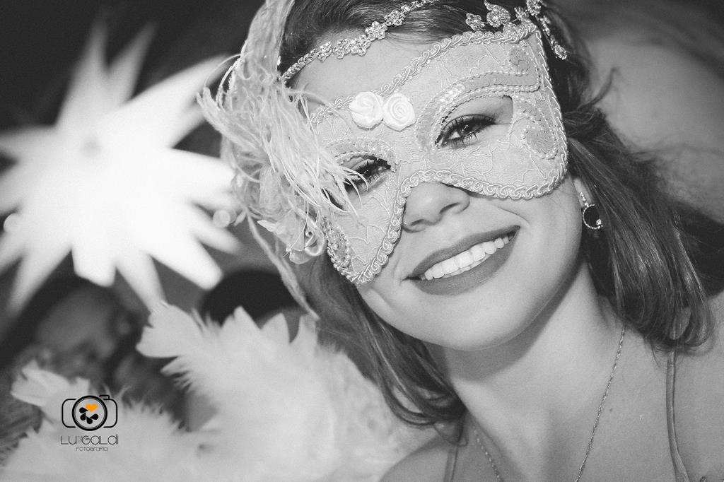 Fotos tiradas por Lu Galdi fotografia , em Aniversario de 15 anos de Bianca Rodrigues , na cidade de Piracicaba /SP , na Chacara Suissa , comemorando seus 15 anos , em sua festa linda de debutante !