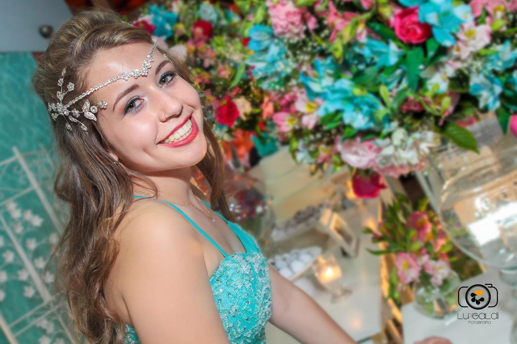 Fotos tiradas por Lu Galdi fotografia , em Aniversario de 15 anos de Bianca Rodrigues , na cidade de Piracicaba /SP , na Chacara Suissa , comemorando seus 15 anos , em sua festa linda de debutante !