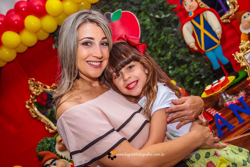 Comemorando , 5 aninhos , festa infantil , Mariana , por Lu Galdi Fotografia, na cidade de Piracicaba/SP , com muitas alegrias e divers~çao em Buffet Serelep , Branca de Neve , familia