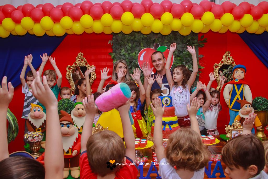 Comemorando , 5 aninhos , festa infantil , Mariana , por Lu Galdi Fotografia, na cidade de Piracicaba/SP , com muitas alegrias e divers~çao em Buffet Serelep , Branca de Neve , familia