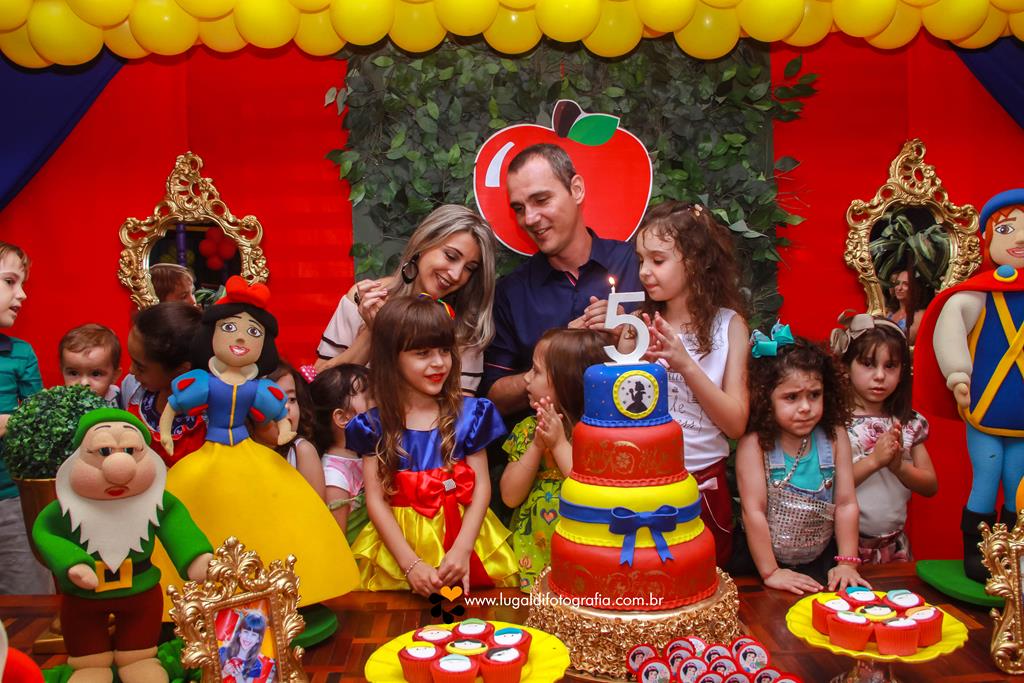 Comemorando , 5 aninhos , festa infantil , Mariana , por Lu Galdi Fotografia, na cidade de Piracicaba/SP , com muitas alegrias e divers~çao em Buffet Serelep , Branca de Neve , familia