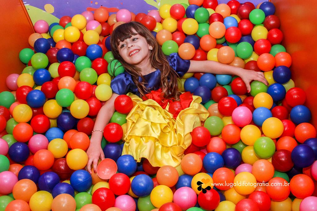 Comemorando , 5 aninhos , festa infantil , Mariana , por Lu Galdi Fotografia, na cidade de Piracicaba/SP , com muitas alegrias e divers~çao em Buffet Serelep , Branca de Neve , familia
