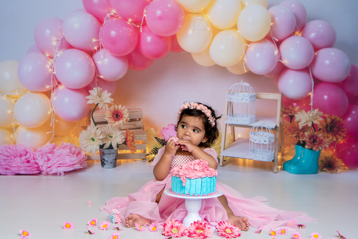 É Pic, É pic, é hora, é hora, é Hora do bolo no Smash the cake tema jardim 