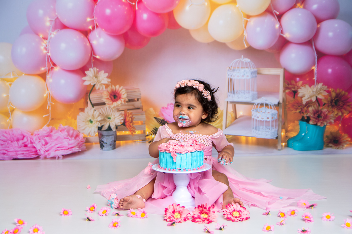 É Pic, É pic, é hora, é hora, é Hora do bolo no Smash the cake tema jardim 