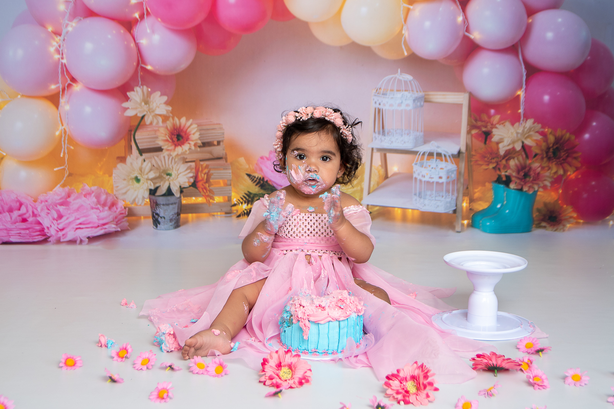 É Pic, É pic, é hora, é hora, é Hora do bolo no Smash the cake tema jardim 