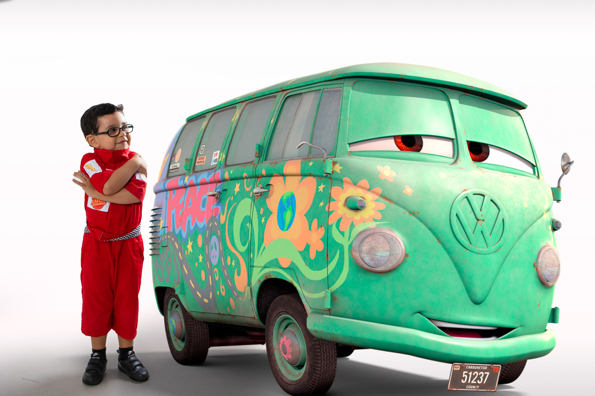 Relâmpago Mcqueen, Mat, Ruivo e toda a turminha estavam presentes no ensaio fotográfico com tema Carros