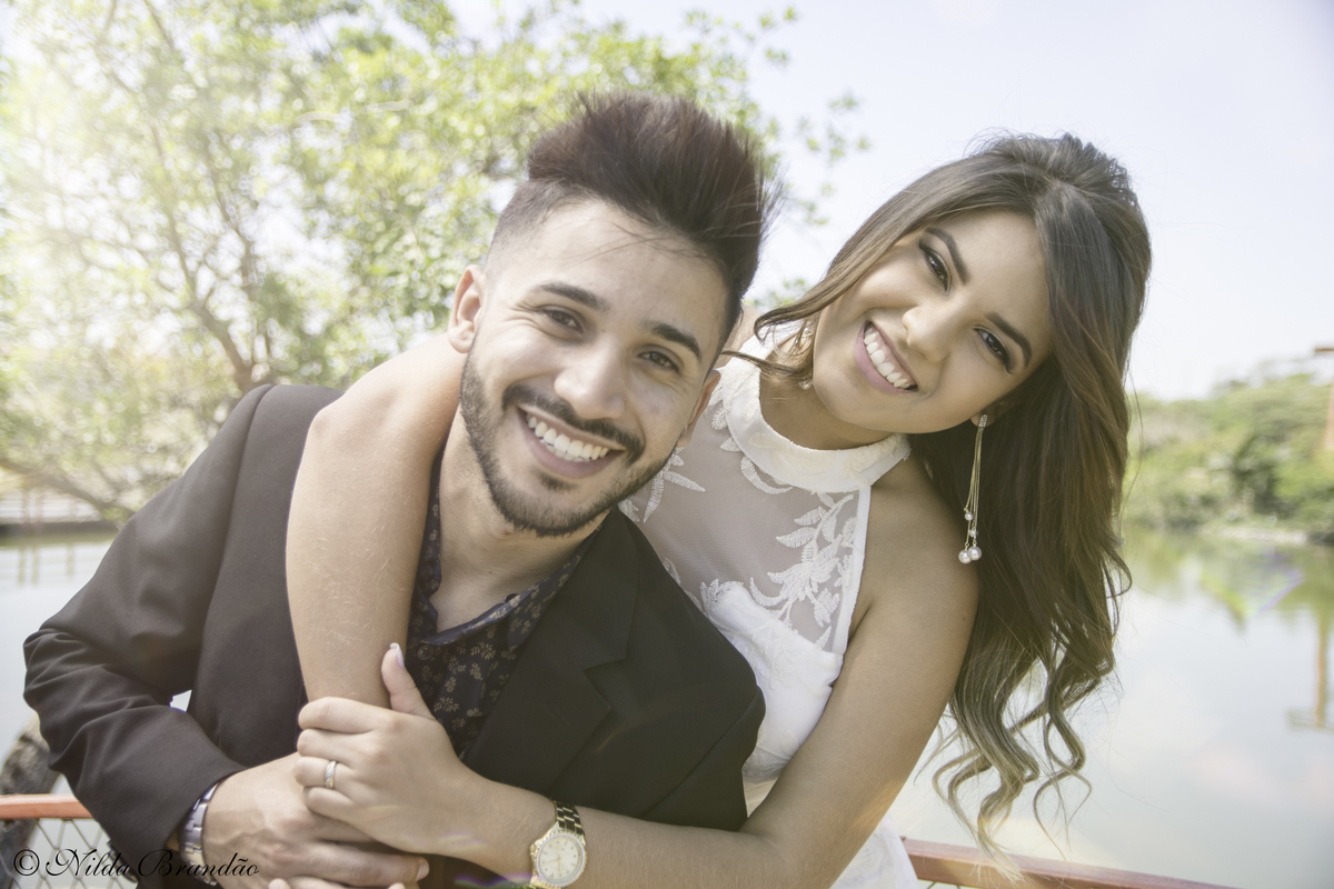 Ensaio casal ao ar livre