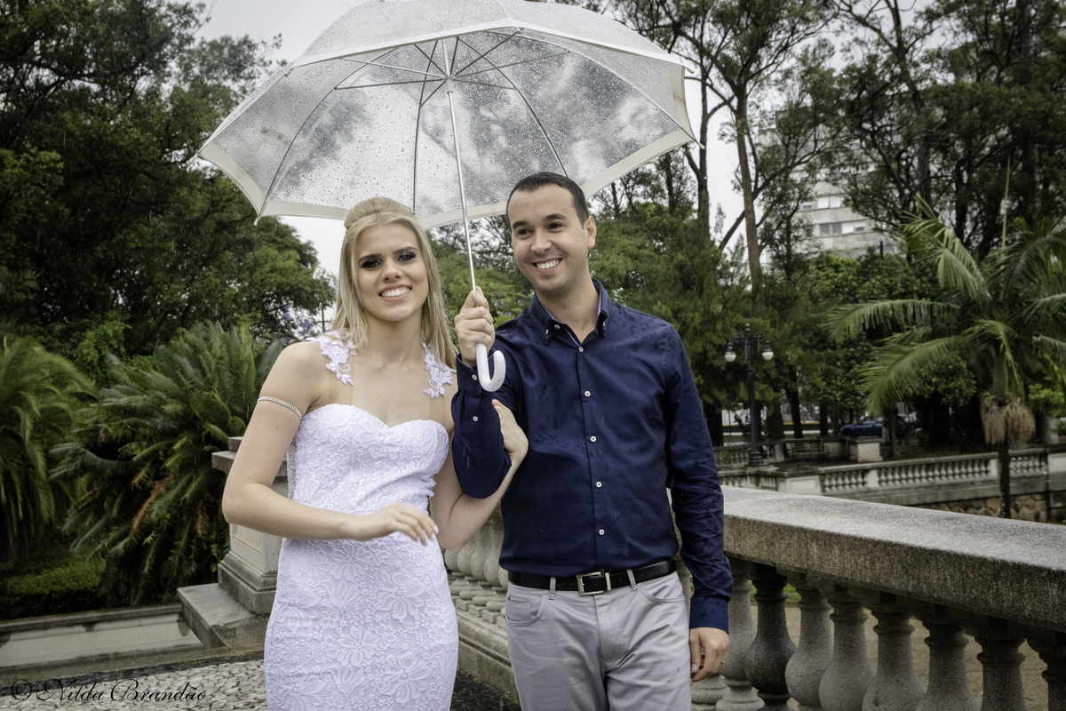 O Museu do Ipiranga foi o local escolhido para o casal recem casado fazer um lindo ensaio fotográfico.
