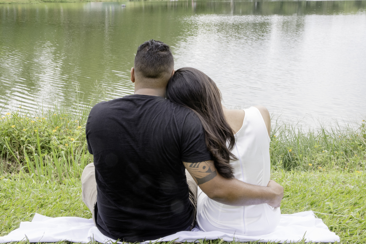 O Lago faz pano de fundo no ensaio de casal da Tahiná e do Fernando. 