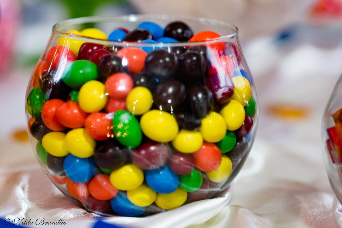 Quem resiste a uma tigela de MM's eu com certeza não. 