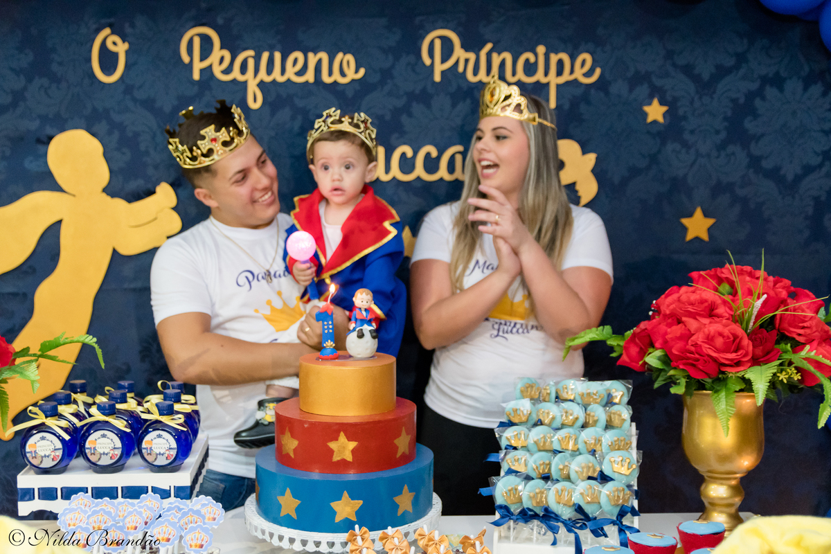 A primeira festa de aniversario com o Tema o Pequeno principe