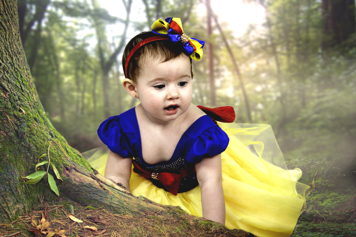 Juntar mundo do faz de conta em fotografias de estudio, ensaio infantil lúdico e encantador, com tema da Branca de neve. 