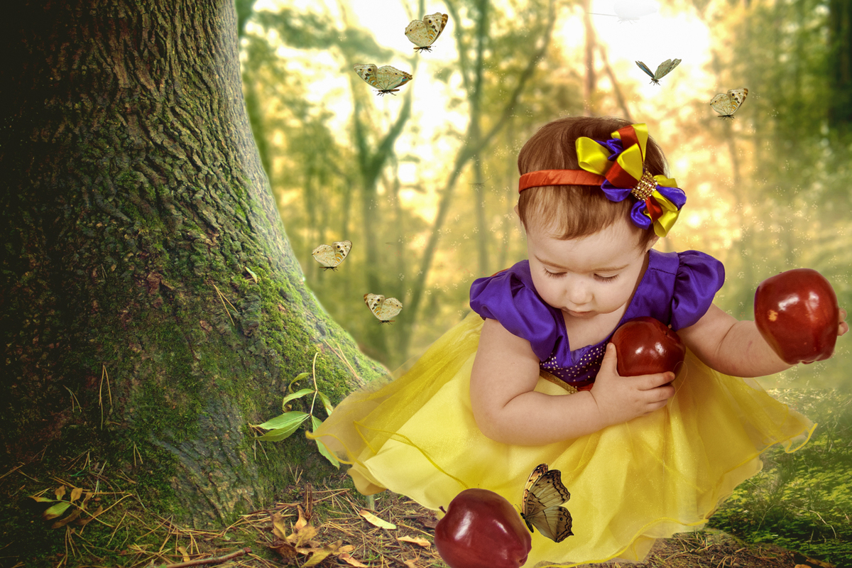 Juntar mundo do faz de conta em fotografias de estudio, ensaio infantil lúdico e encantador, com tema da Branca de neve. 