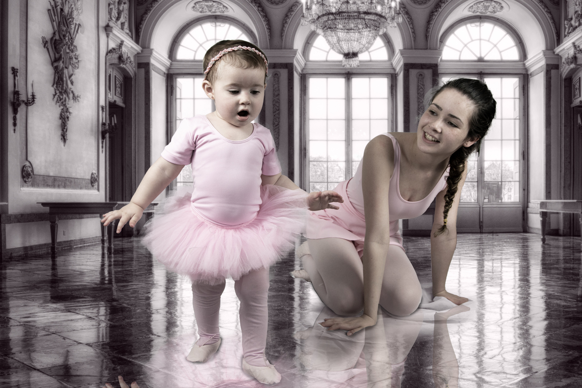 Juntar mundo do faz de conta em fotografias de estudio, ensaio infantil lúdico e encantador, em ensaio mãe e filha bailarinas.