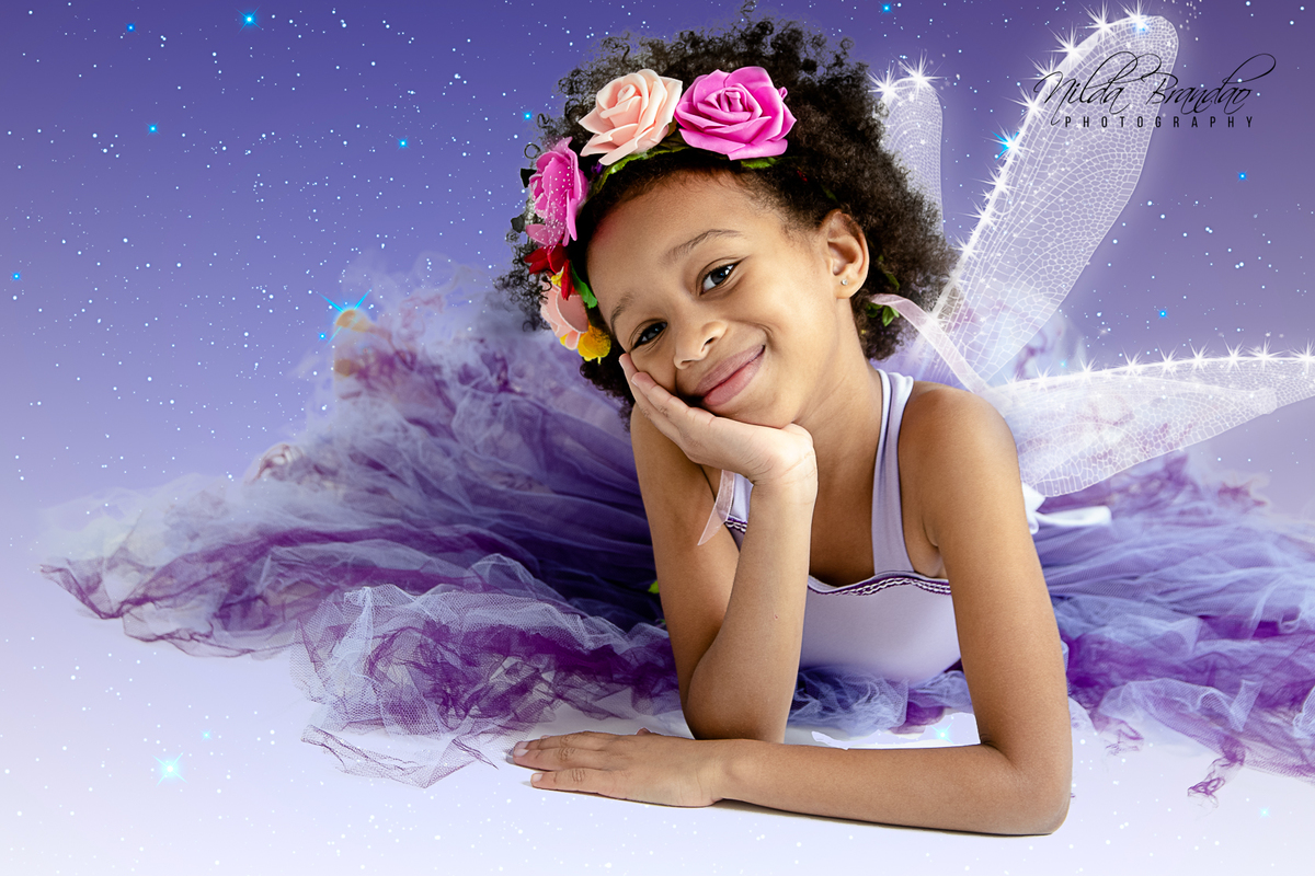Ensaio fotográfico infantil lúdico, cheio de magia e encantamento, com fadas, princesas e faz de conta. 