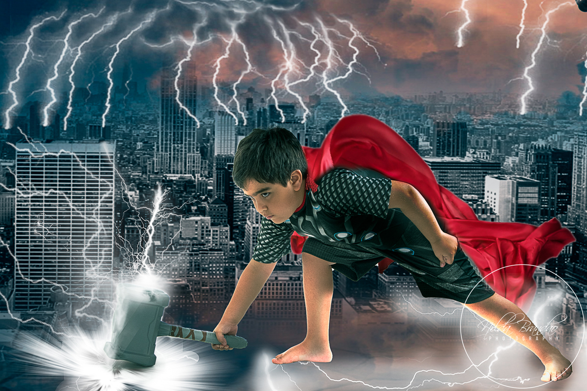 Ensaio fotográfico Lúdico. 
Thor, deus do trovão.