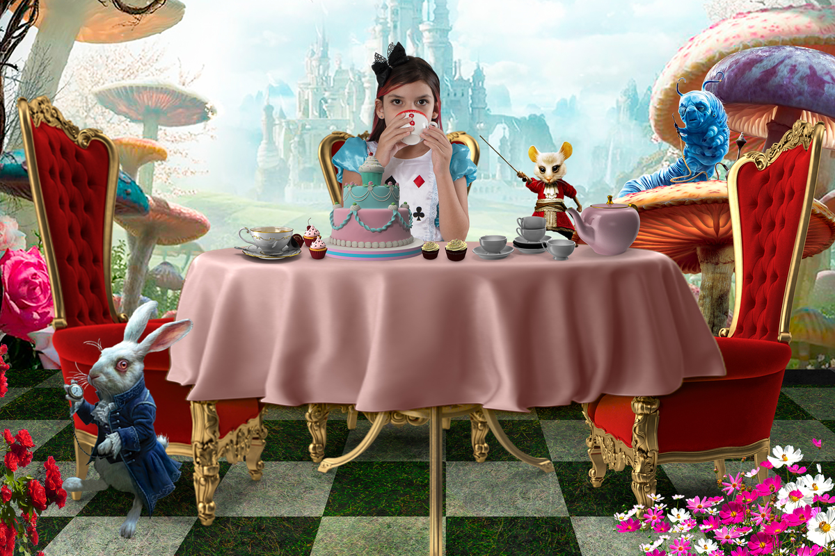 Ensaio lúdico Alice no Pais das Maravilhas, hora do chá  