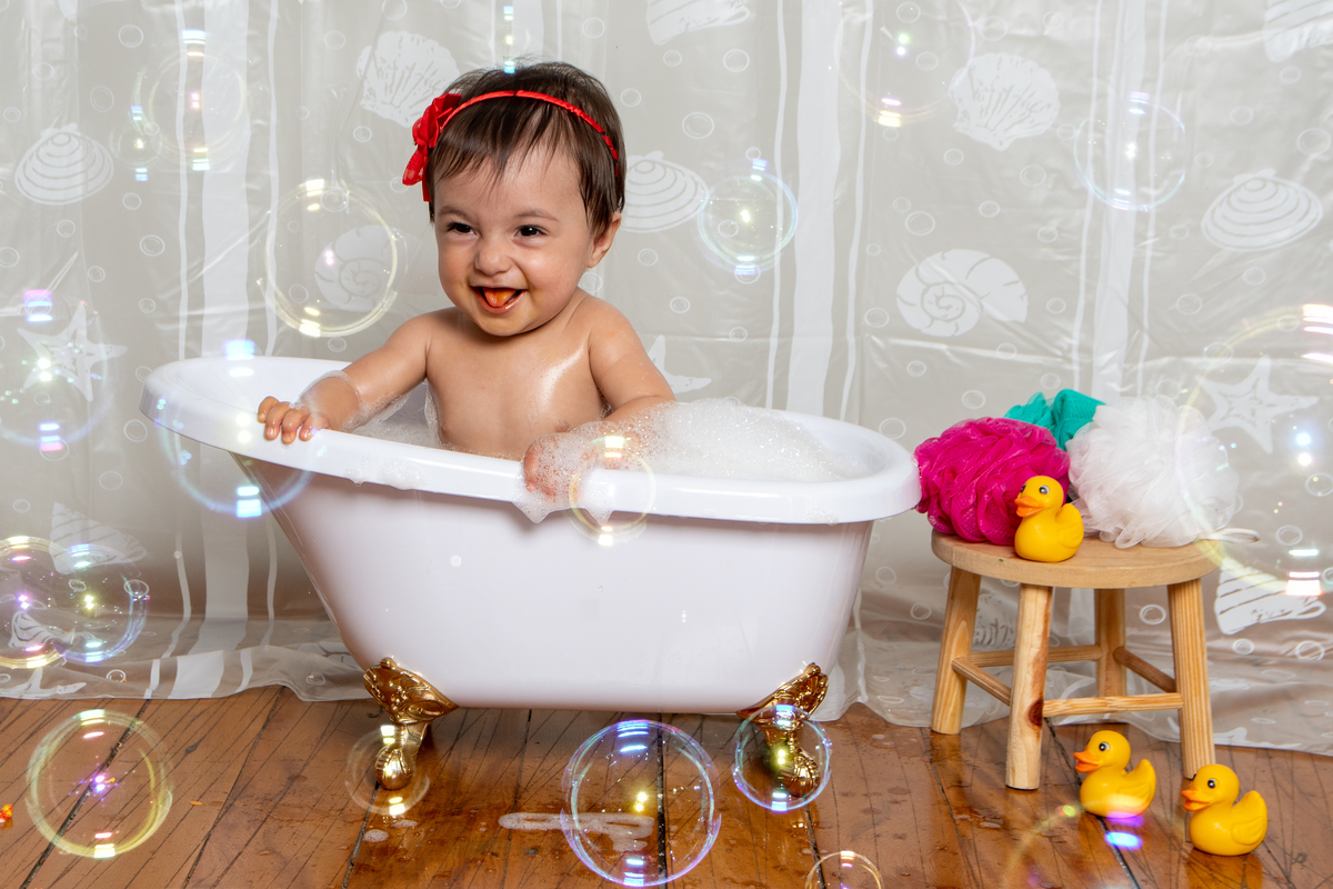 Hora do banho no smash the cake, que hora mais feliz e cheia de bolhas de sabão