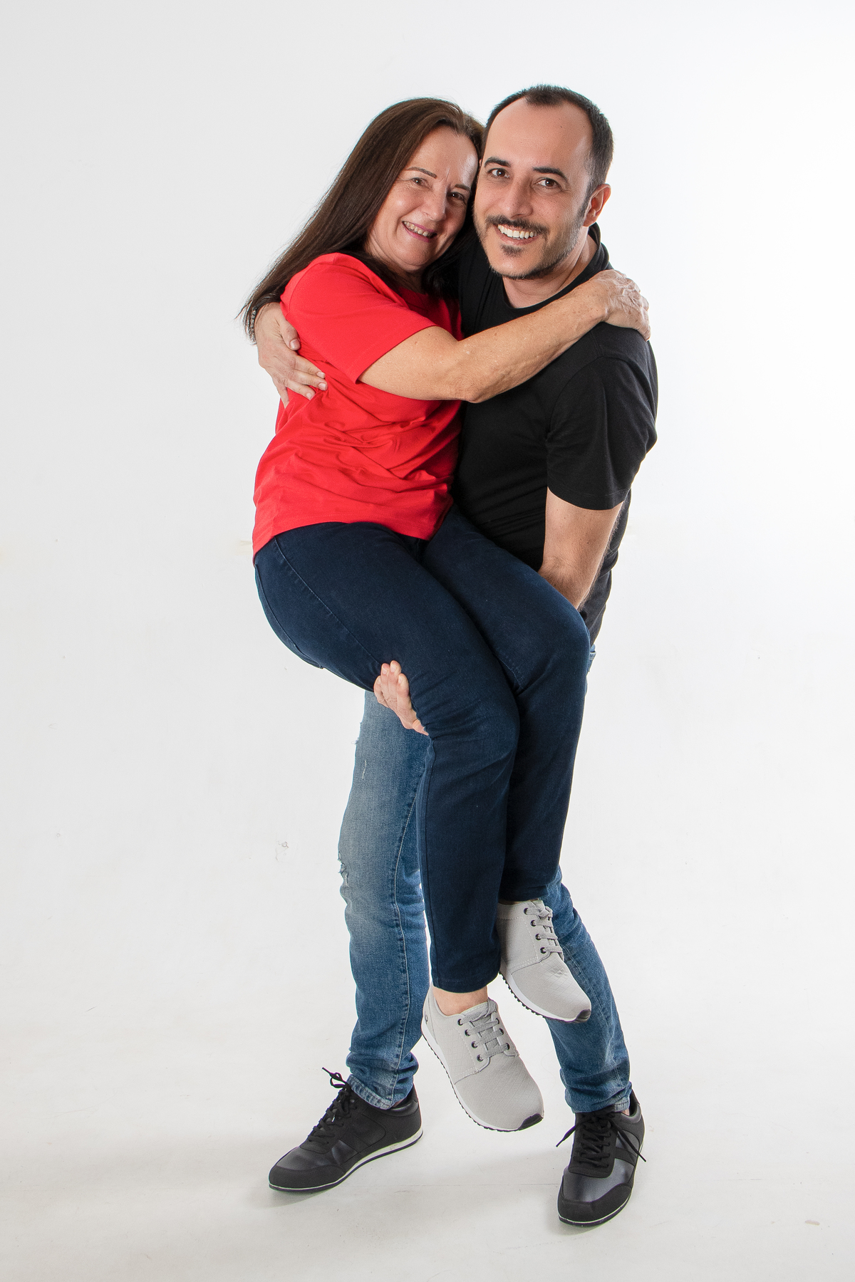 Familia linda! mãe os quatro filhos já adultos numa linda homenagem para a mãe.