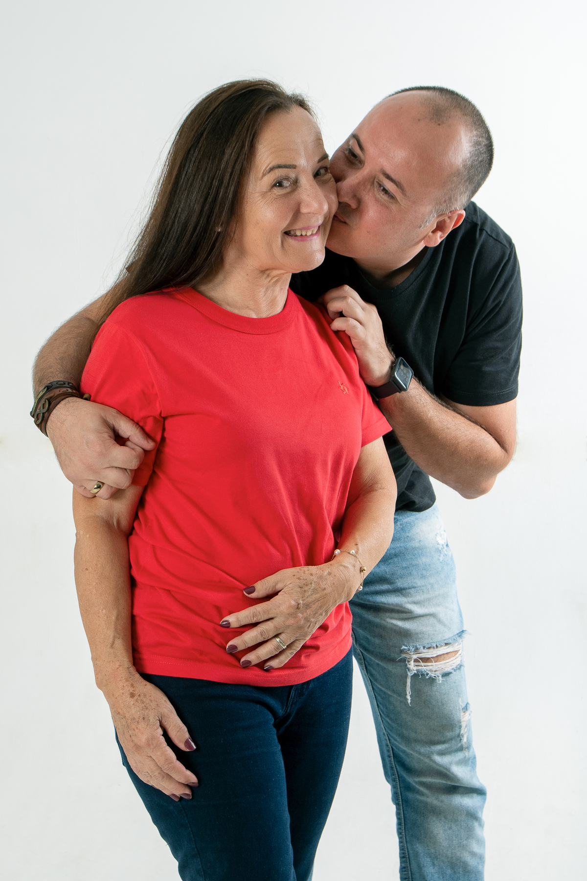 Familia linda! mãe os quatro filhos já adultos numa linda homenagem para a mãe.