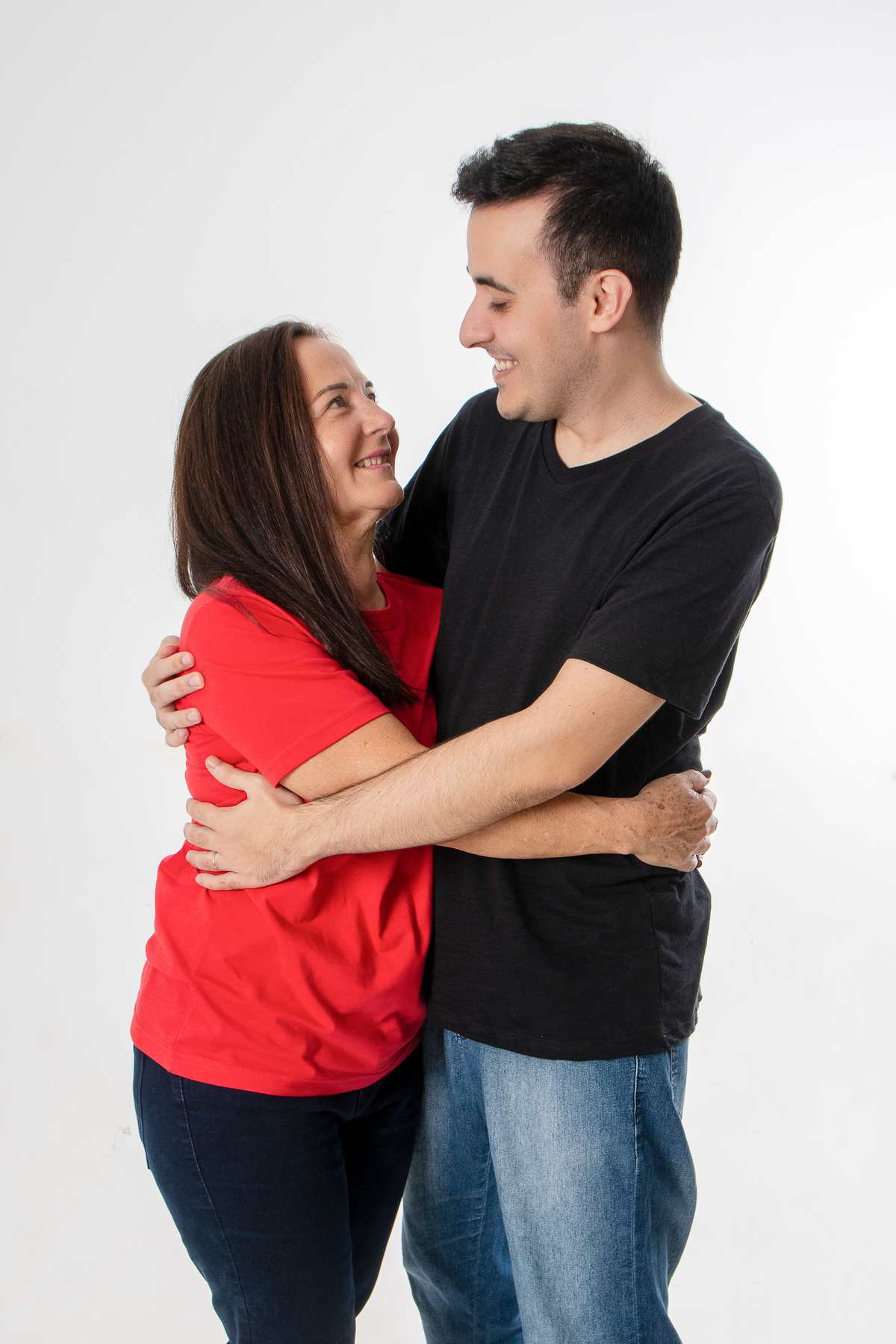 Familia linda! mãe os quatro filhos já adultos numa linda homenagem para a mãe.