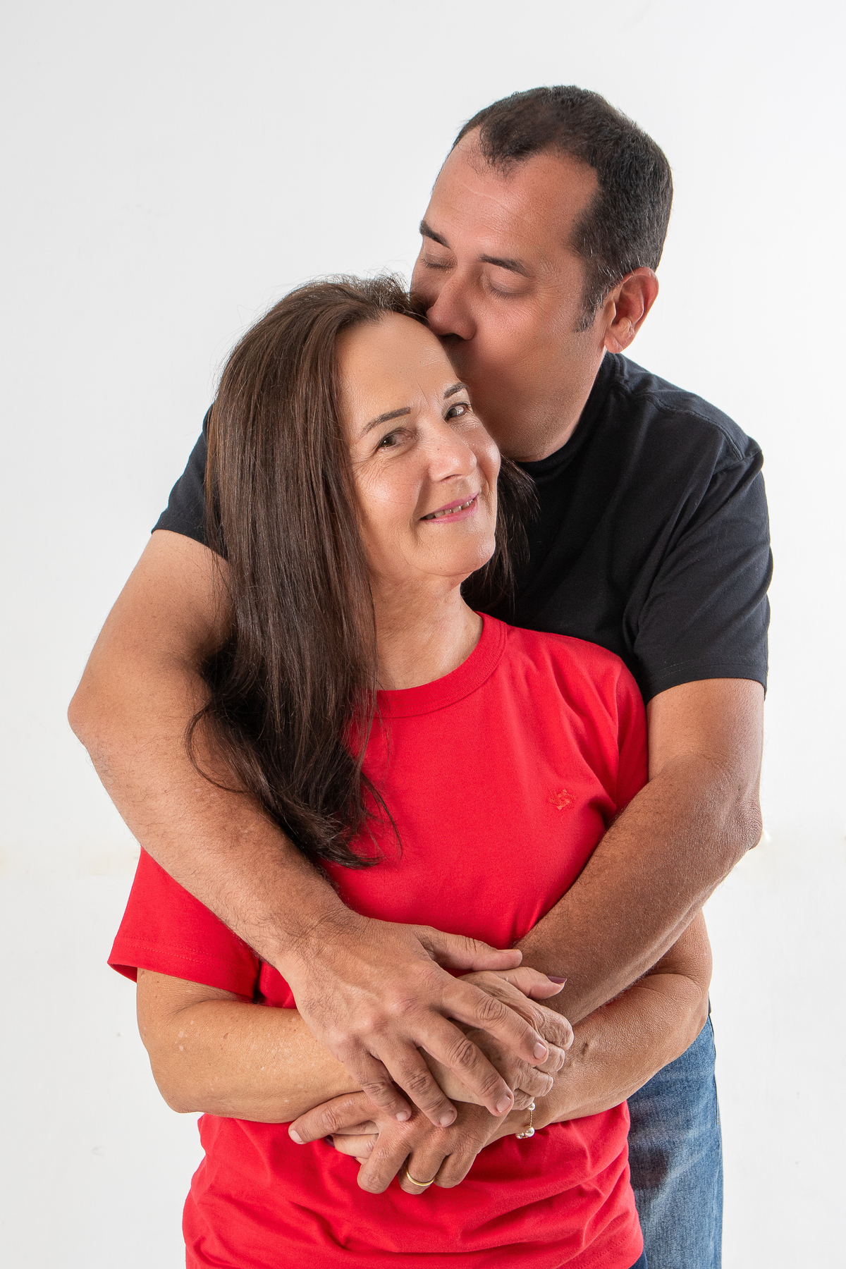 Familia linda! mãe os quatro filhos já adultos numa linda homenagem para a mãe.