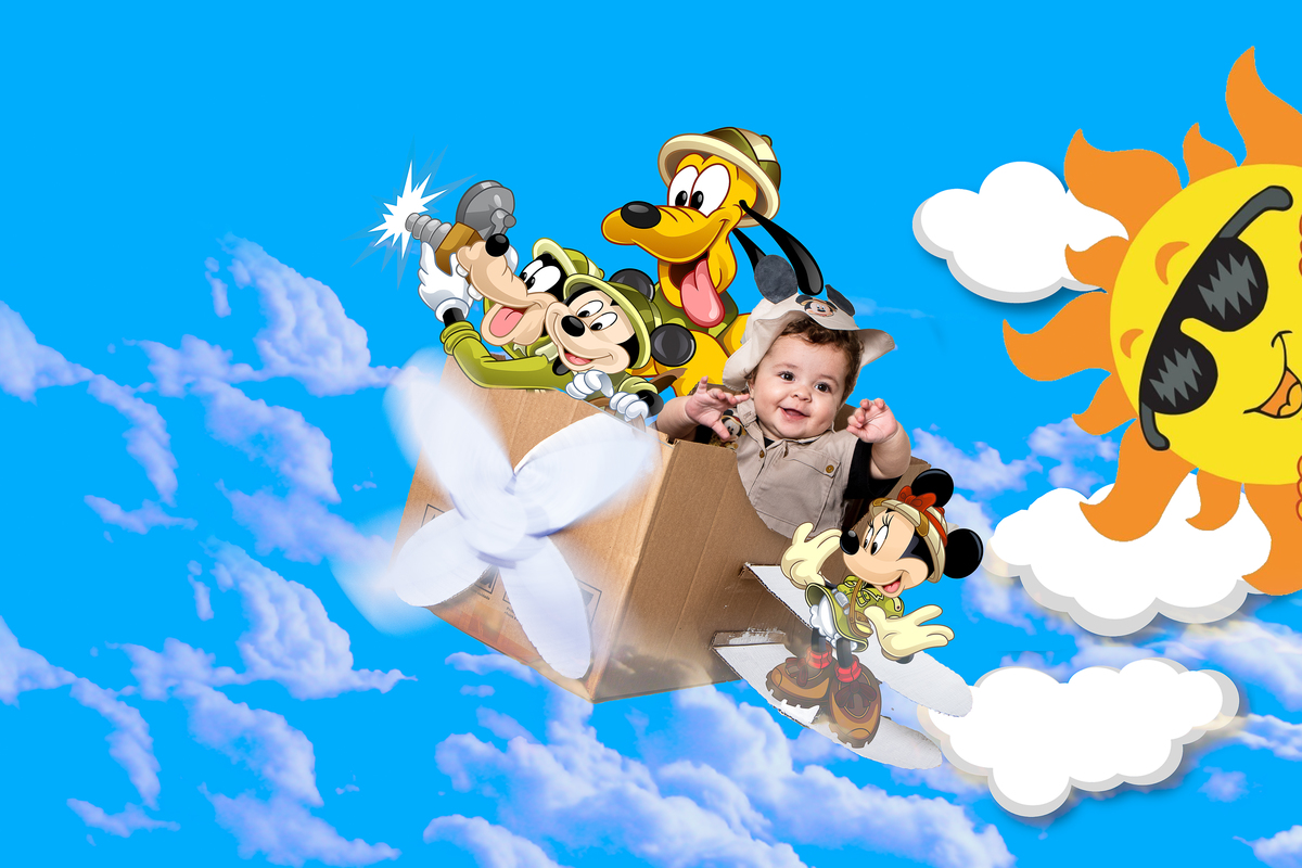 Bebê no ensaio Mickey safari, com toda a turminha em poses divertidas 