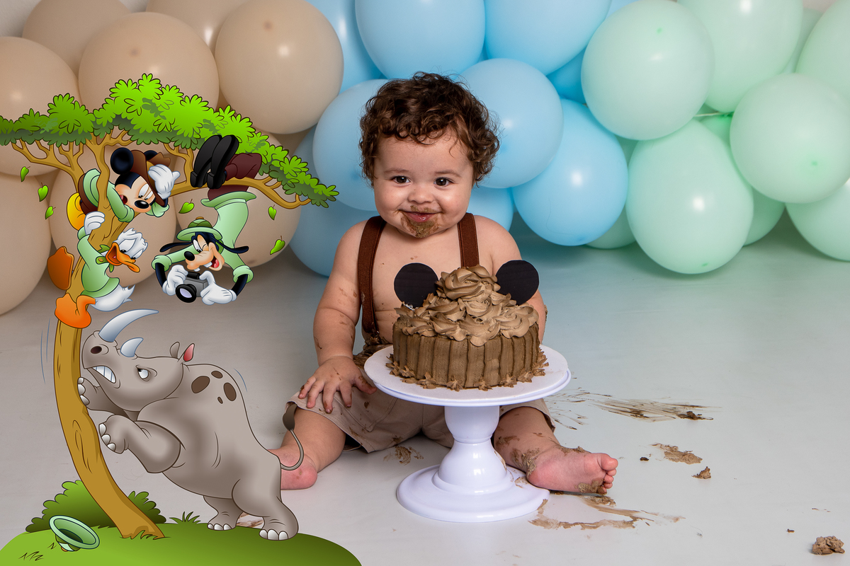 Hora do bolo! Smash the cake super divertido e testemunhando a primeira experiência do bebê com o chantilly