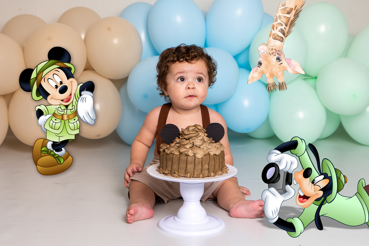 Hora do bolo! Smash the cake super divertido e testemunhando a primeira experiência do bebê com o chantilly