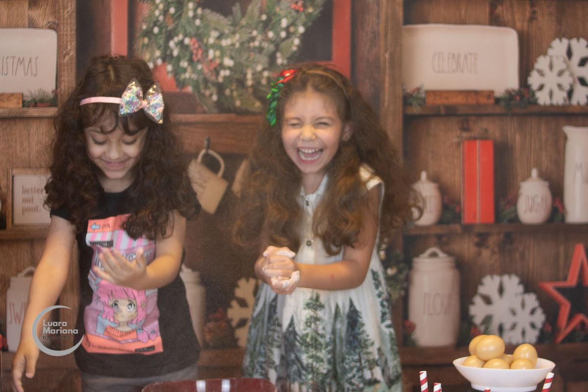 ensaio natal 2021 familia estudio fotografia sp zl tema cozinha bagunca farinha ano novo 2022