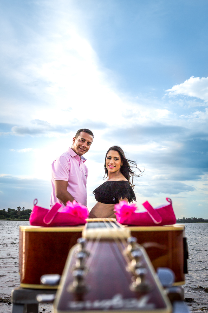 Ensaio gestante casal gravidez violão